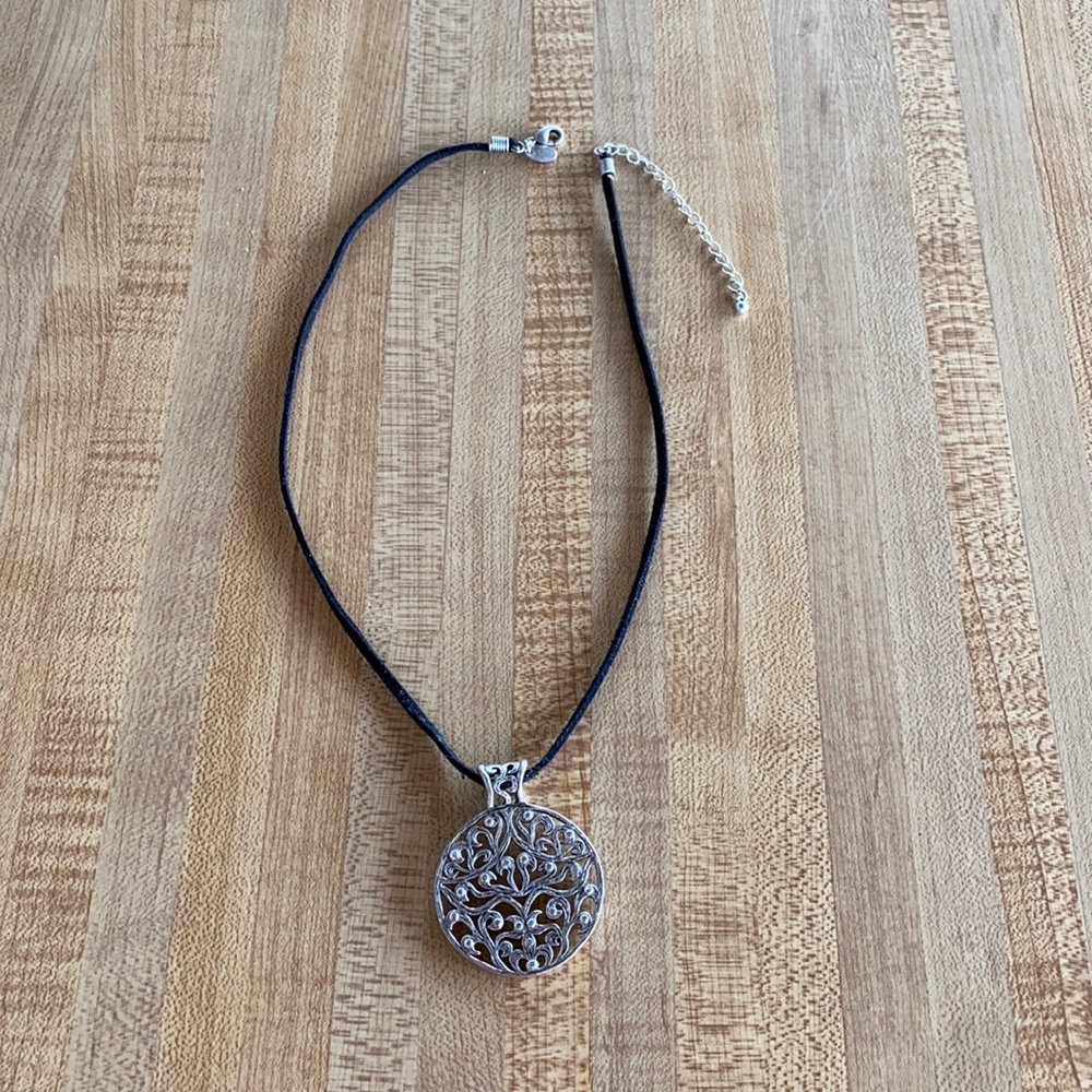 Lia Sophia Necklace Circle Drop Filigree Rhinestone Velvet Cord Pre Owned